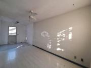 Casa em condomínio com vaga de garagem coberta no Bairro...