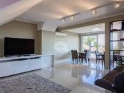 CASA EM CONDOMÍNIO COM VISTA PARA O GUAIBA