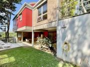 Casa em condomínio de 275m² com 3 dormitórios