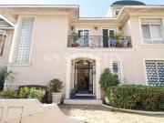 Casa em condomínio de alto padrão com 4 suítes