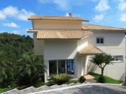 Casa em condomínio de alto padrão,piscina com cobertura...