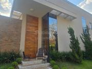 Casa em Condomínio de Esquina para Venda com 4...