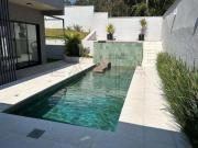 Casa em Condomínio de Luxo à Venda em Jandira SP: 3...