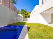 Casa em condomínio e rua fechada, próximo ao verde !