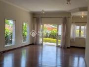 Casa em Condomínio em Alphaville com 4 dormitórios