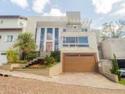 Casa em Condomínio em condomínio com 3 dormitórios em...