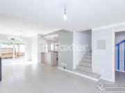 Casa em Condomínio em condomínio com 3 dormitórios em...