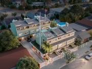 Casa em Condomínio em condomínio com 3 dormitórios em...