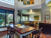 Casa em Condomínio em condomínio com 4 dormitórios em...