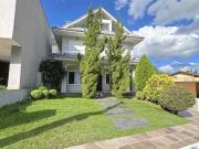 Casa em Condomínio em Hípica