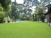 Casa em condomínio em Itapecerica da Serra. Relaxe todos...