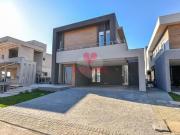 Casa em condomínio em Santa Felicidade com 3 suítes