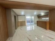 CASA EM COND. FECHADO 03 QUARTOS 01 SUÍTE LIVING...