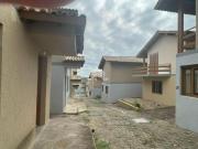 Casa em condomínio fechado, 2 dormitórios, uma sacada...