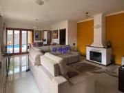 Casa em Condomínio Fechado – 3 Dorms, Piscina e Espaço...