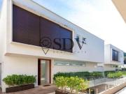 Casa em condomínio fechado,4 suítes, sala ampla,piscina,... Casa em condomínio fechado,4 suítes, sala ampla,piscina,...