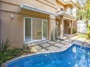 Casa em Condomínio fechado a venda com 4 Quartos 6...