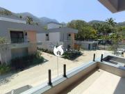 Casa em condomínio fechado com 05 suítes, frente ao mar...