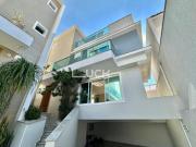 Casa em Condomínio Fechado com 160 m² privativos, 2...
