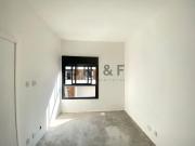 Casa em condomínio fechado com 310m², 4 suítes e 4 vagas...