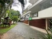 Casa em condomínio fechado com 425 m² e 4 suítes...