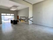 CASA EM CONDOMINIO FECHADO COM 4 DORMITÓRIOS SENDO 4...