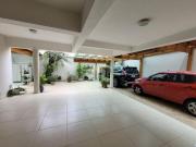 Casa em condomínio fechado com 4 suítes à venda, 400...