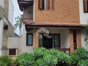 Casa em condomínio fechado com 4 suítes à venda, 400...