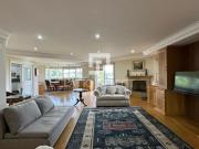 Casa em condomínio fechado, com Piscina, em Santa Felicidade