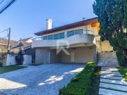 Casa em Condomínio Fechado com Quintal, Piscina, 4...