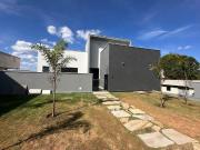 Casa em condomínio Fechado de alto padrão