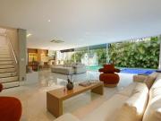 CASA EM CONDOMÍNIO FECHADO, DENTRO DE BOLSÂO SEGURANÇA...