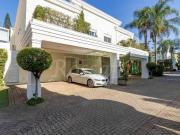 Casa em condomínio fechado em Moema