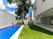 Casa em Condominio Fechado na Granja Julieta com 4...