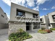 Casa em Condomínio Fechado na Granja Julieta com 4...