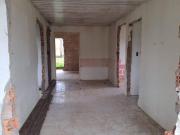 Casa em condomínio fechado, necessita de Reforma!