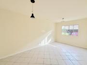 Casa em Condomínio Fechado no Centro de Canoas com 4...