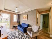 Casa em Condomínio Fechado Reformada, com 2 Dormitórios...