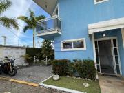 Casa em condomínio frente ao mar