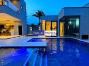 Casa em condomínio Jardim Acapulco 5 Suítes