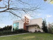 Casa em condomínio no Campo Comprido J8