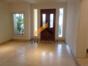 Casa em condomínio no Jardim Leonor