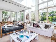 Casa em condomínio no Real Parque