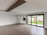 Casa em condominio nova com 3 suítes J8