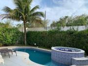 Casa em Condomínio Pé na Areia em Caraguatatuba