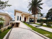 Casa em condomínio Reserva Santa Maria fechado,com 4...