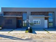 Casa em condomínio terrea com 3 dormitórios