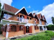 Casa Em Condomínio / Venda