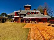 Casa Em Condomínio / Venda