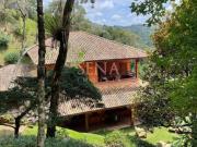 Casa Em Condomínio / Venda